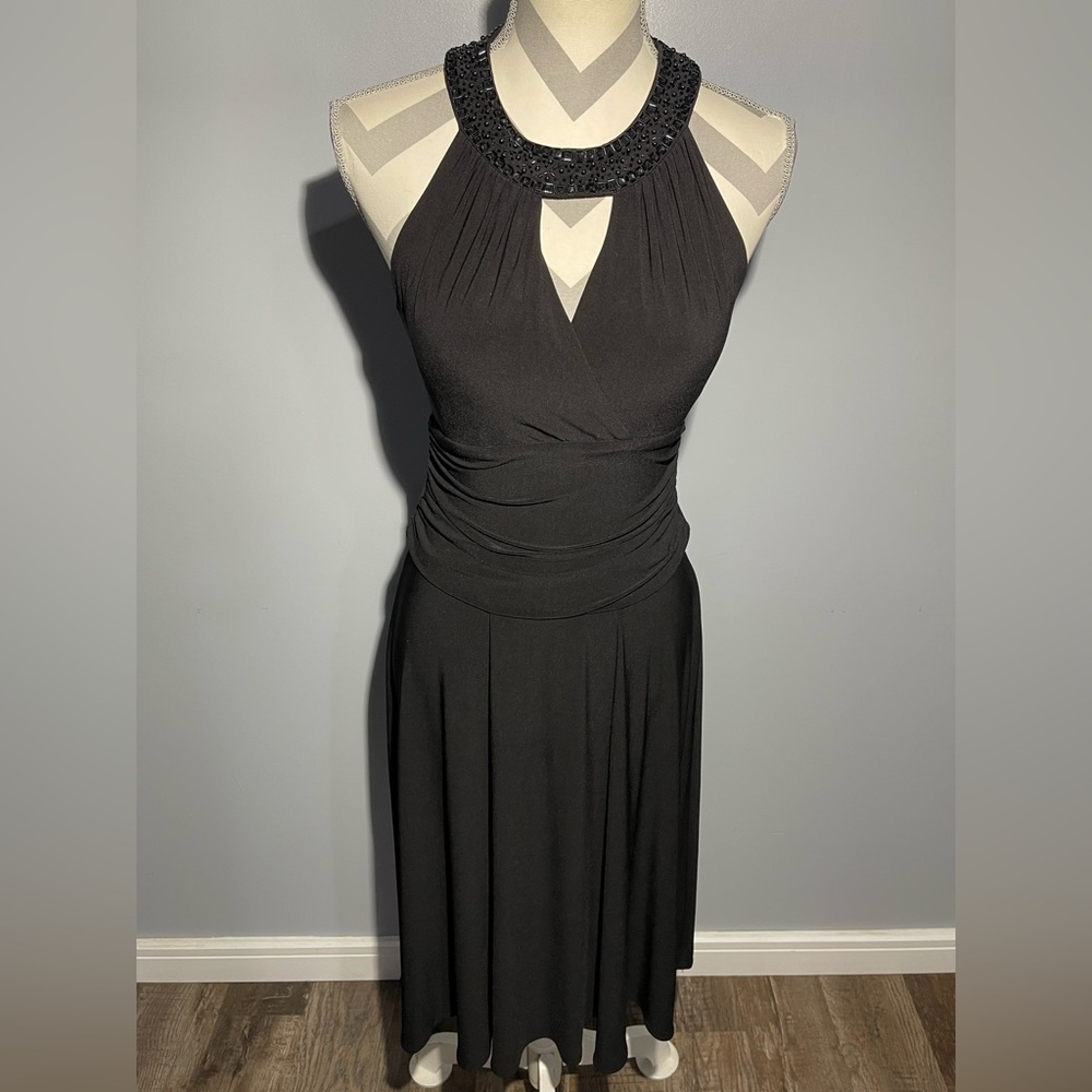 Jessica Howard Black Pleated Sheath Midi Dress